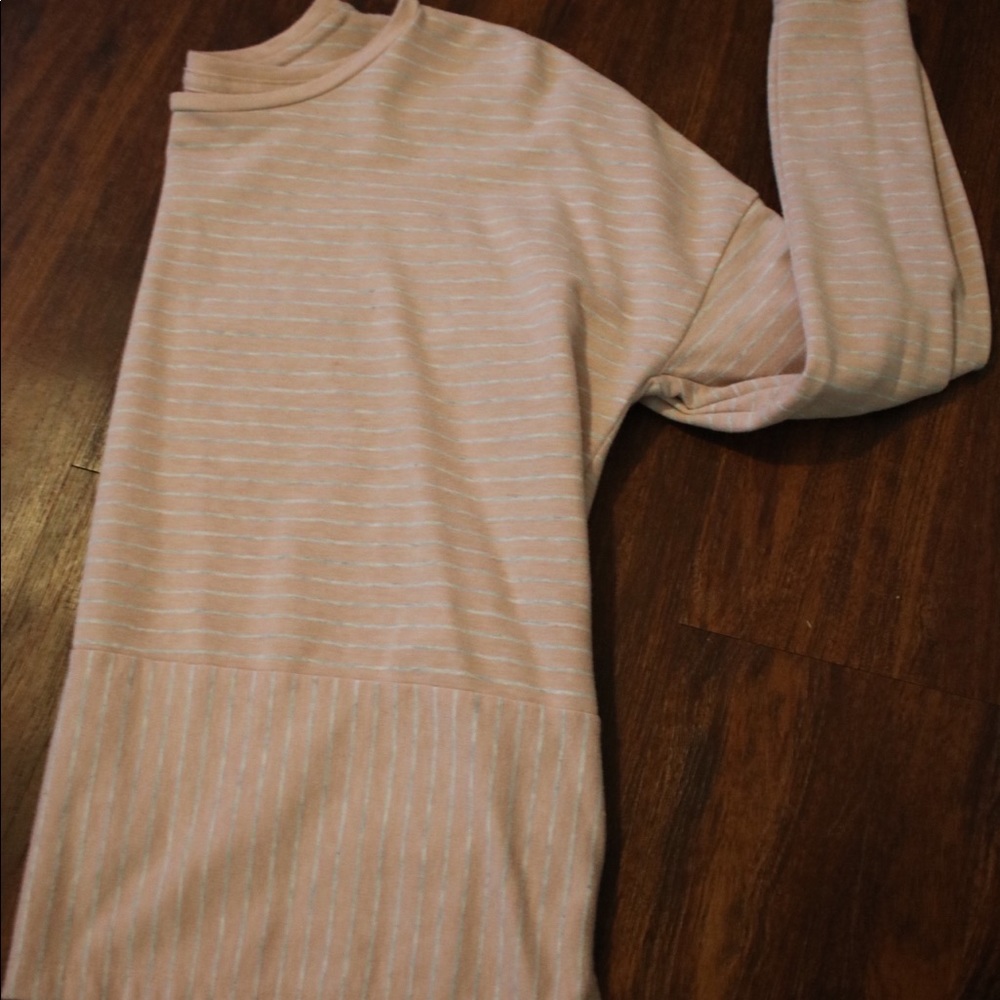 Abercrombie and Fitch cute long sleeved sweater!